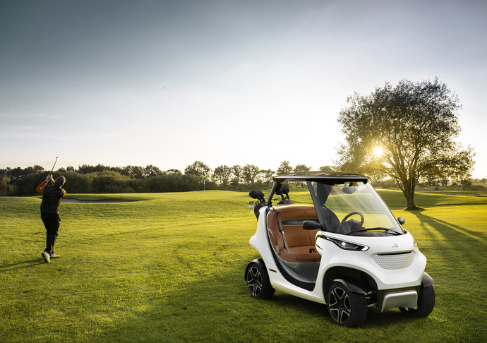 Garia Golf Car inspired by Mercedes-Benz Style