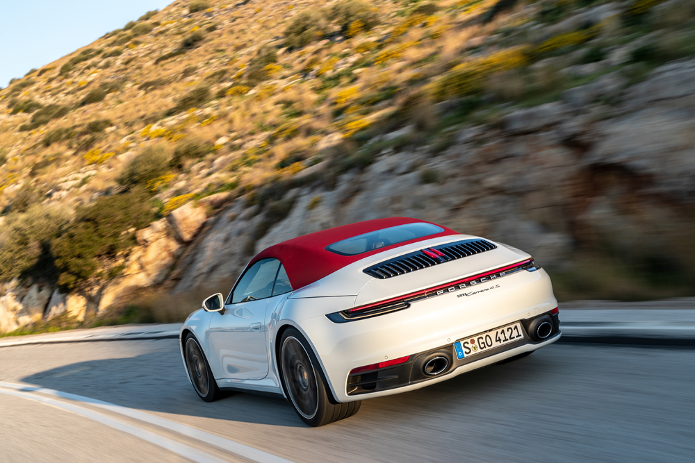 Hightech-Verdeck für das neue Porsche 911 Carrera Cabriolet
